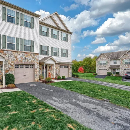 Image 2 - 302 Melbourne Lane, Upper Allen Township, PA 17055, USA - Townhouse for sale