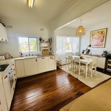 Image 2 - Gladstone Avenue, Coniston NSW 2500, Australia - Apartment for rent