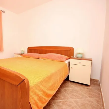 Rent this 1 bed apartment on 21223 Okrug Gornji