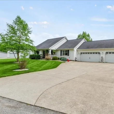 Buy this 3 bed house on 11034 Pear Lane in Richland Township, OH 43310