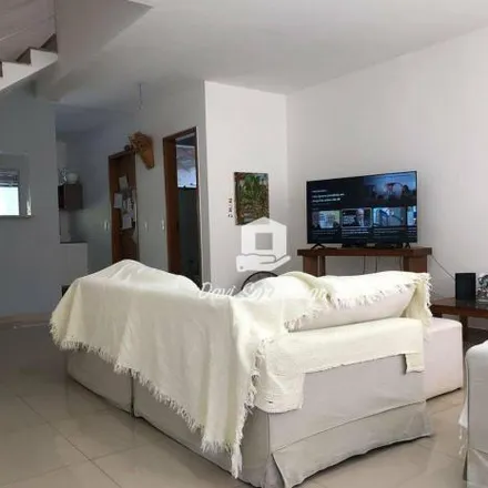 Buy this 3 bed house on Rua Professor Luiz Raimundo Tavares de Azevedo in Piratininga, Niterói - RJ