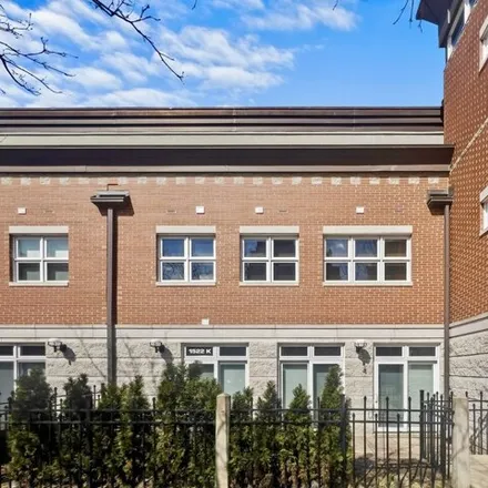 Buy this 2 bed townhouse on 1512 South Prairie Avenue in Chicago, IL 60605