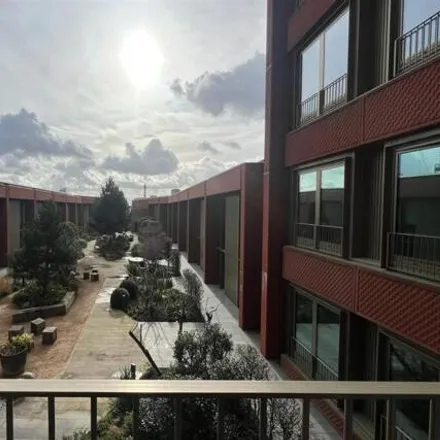 Rent this 1 bed room on Tapestry Building in 1 Canal Reach, London
