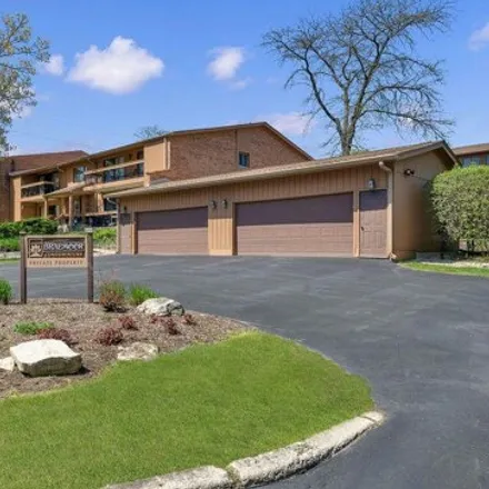 Image 2 - 8086 South Garfield Avenue, Burr Ridge, DuPage County, IL 60527, USA - Condo for sale