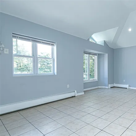 Image 3 - 57-12 164th Street, New York, NY 11365, USA - Townhouse for rent