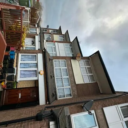 Buy this 3 bed townhouse on The Puffing Billy in Raglan Road, Smethwick