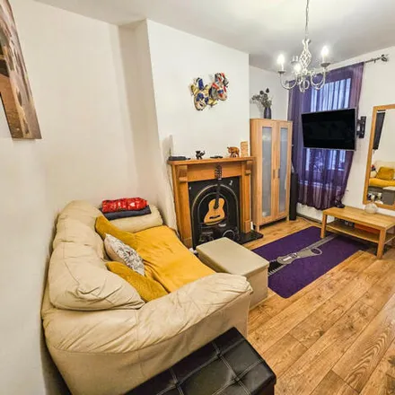 Buy this 2 bed townhouse on Falcon Street in London, E13 8DE