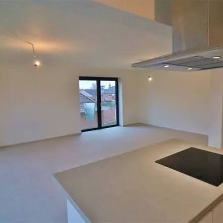 Rent this 2 bed apartment on Gitsestraat 163 in 8800 Roeselare, Belgium