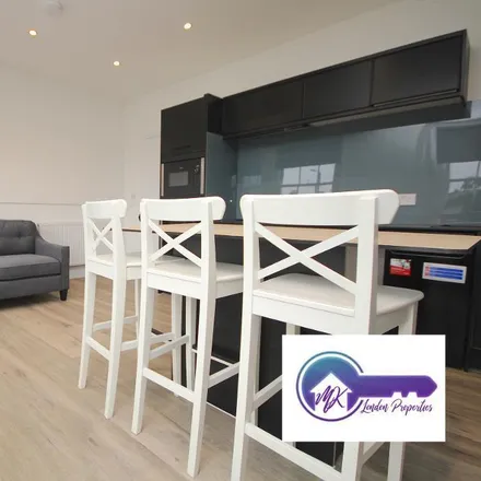 Rent this 3 bed apartment on 53 Tollington Road in London, N7 6PB