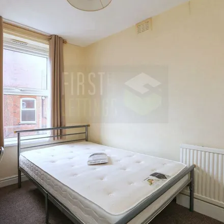Rent this 3 bed apartment on Lorne Road in Leicester, LE2 1XF