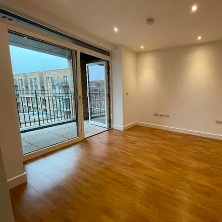 Image 3 - Bute Close, London, NW9 4FN, United Kingdom - Apartment for rent