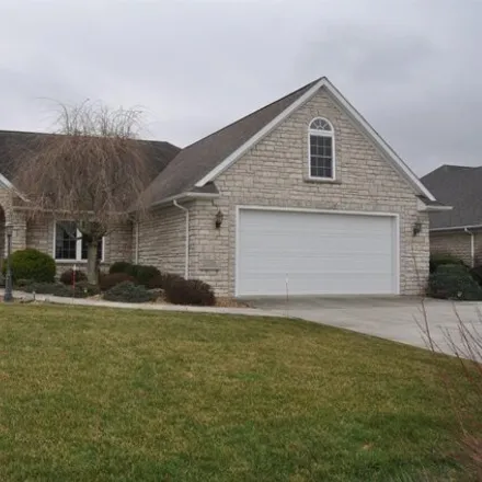 Buy this 3 bed house on 2167 Pinehurst Trail in Fremont, OH 43420