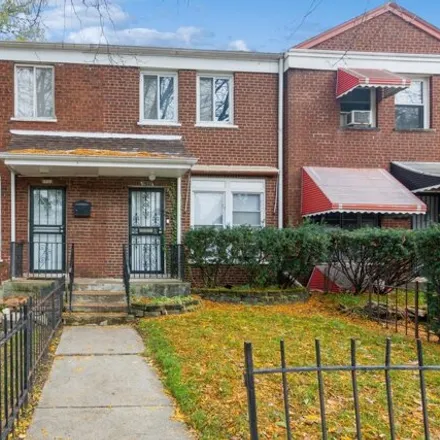 Buy this 2 bed townhouse on 7931 South Jeffery Boulevard in Chicago, IL 60617