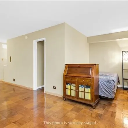 Image 6 - 1401 Ocean Avenue, New York, NY 11210, USA - Apartment for sale