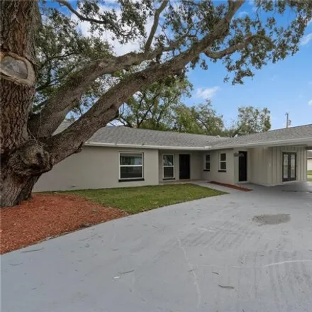 Buy this 3 bed house on 2282 Nottingham Road in Lakeland, FL 33803