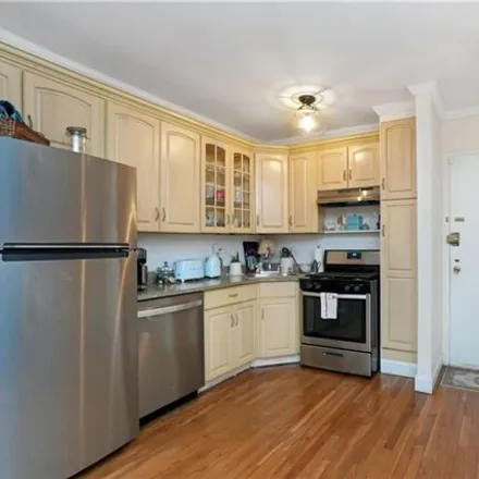 Image 6 - 9201 Shore Road, New York, NY 11209, USA - Apartment for sale