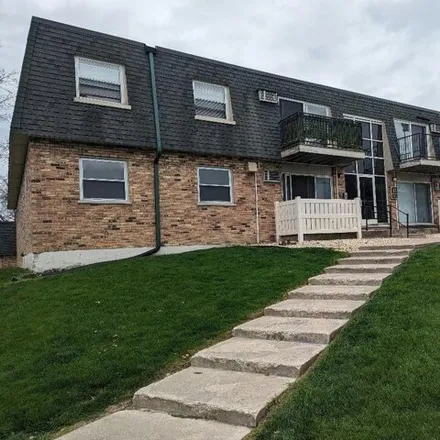 Buy this 2 bed condo on 9936 84th Terrace in Palos Hills, IL 60465