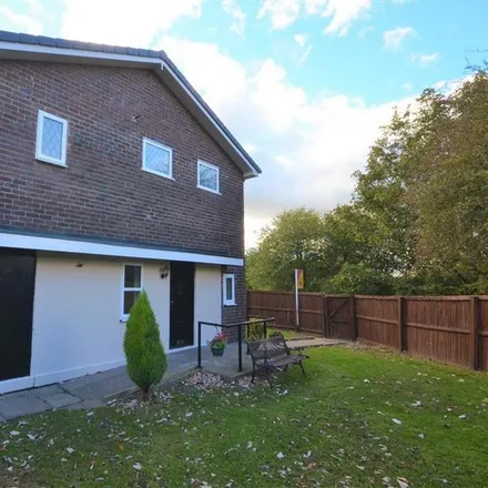 Rent this 3 bed duplex on Pine Close in Castleford, WF10 4NS