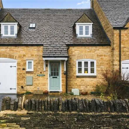 Rent this 3 bed townhouse on Oakeys Close in Stow-on-the-Wold, GL54 1EA