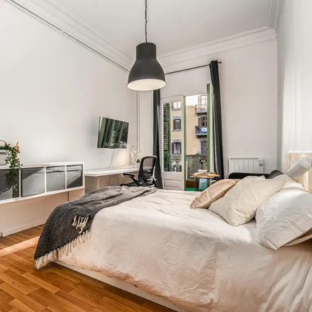 Rent this 7 bed room on Carrer de Sant Pere Més Baix in 2, 08003 Barcelona