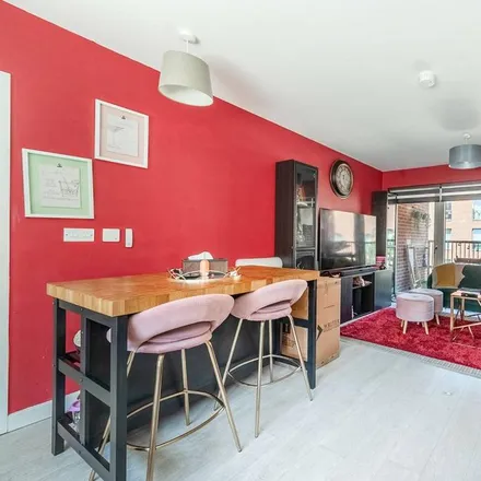 Rent this 2 bed apartment on Harrow View in Headstone Gardens, London