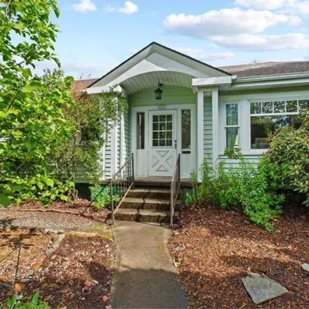 Buy this 3 bed house on 3031 Southeast Holgate Boulevard in Portland, OR 97202