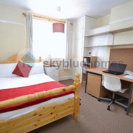Rent this 3 bed apartment on Landseer Road in Leicester, LE2 3EG