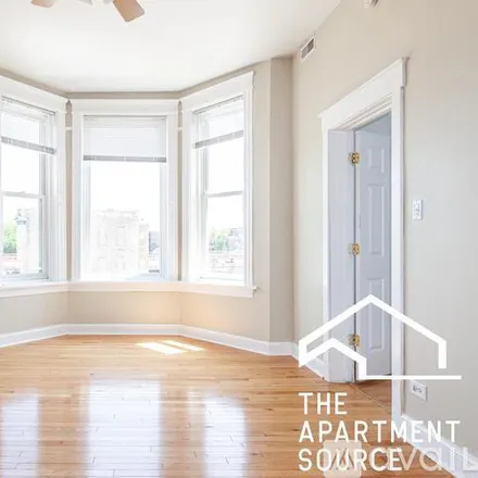 Rent this 3 bed apartment on 3420 N Sheffield Ave