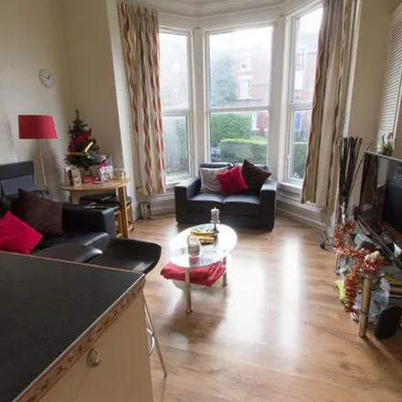 Rent this 4 bed townhouse on Kelso Road in Leeds, LS2 9PP