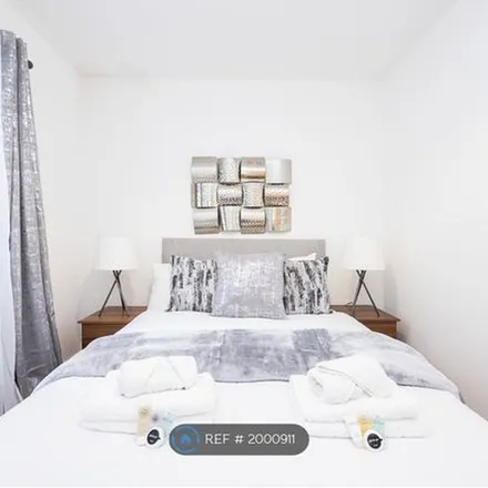 Rent this 2 bed apartment on Grosvenor House in Edridge Road, London