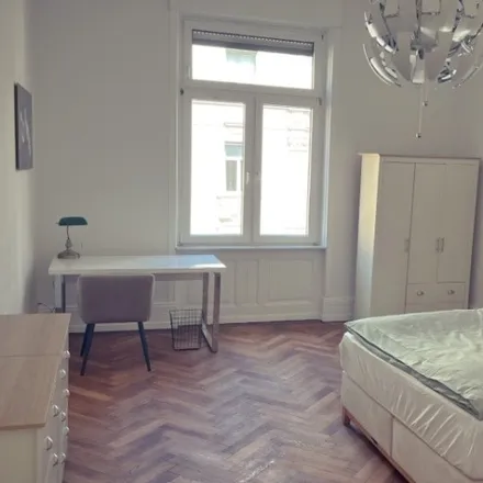 Rent this 3 bed room on Karmeliterschule in Moselstraße 11, 60329 Frankfurt