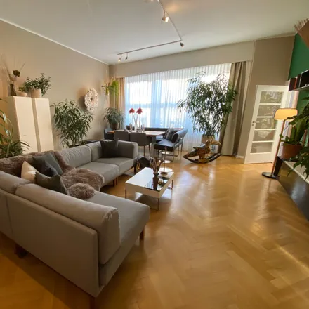Rent this 2 bed apartment on elisa ansorge Immobilien in Düsseldorfer Straße, 10719 Berlin