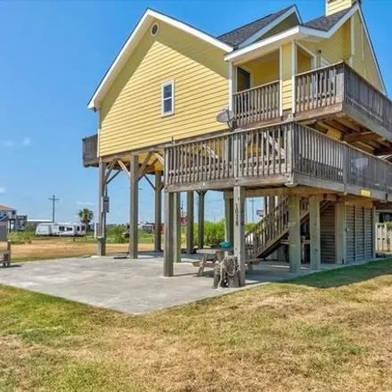 Image 5 - 1024 Seagull Street, Gilchrist, Galveston County, TX 77617, USA - House for sale
