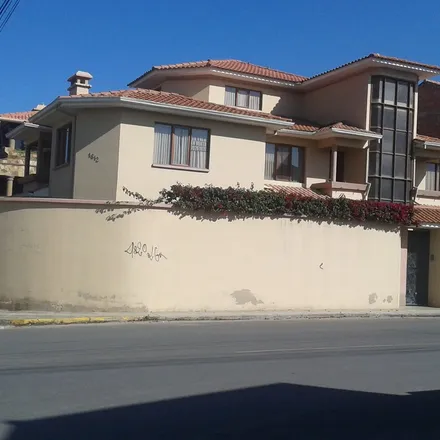 Rent this 3 bed house on Villa Victoria