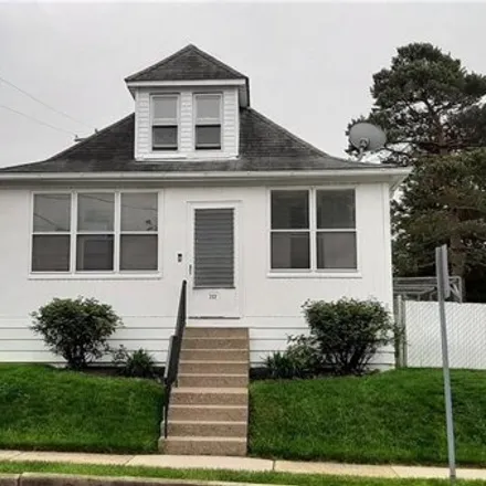 Buy this 2 bed house on 1498 Courtright Street in Bethlehem, PA 18055