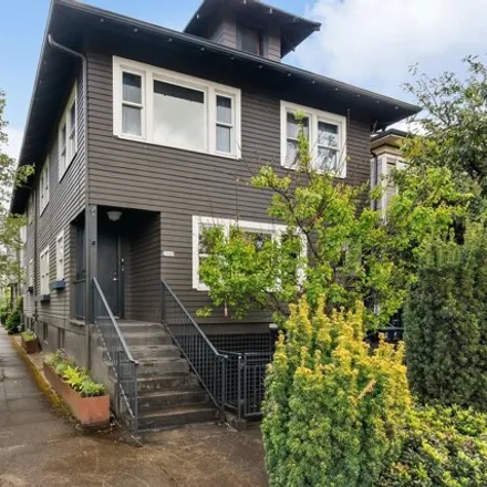 Buy this 6 bed house on 2010 Southeast 10th Avenue in Portland, OR 97214