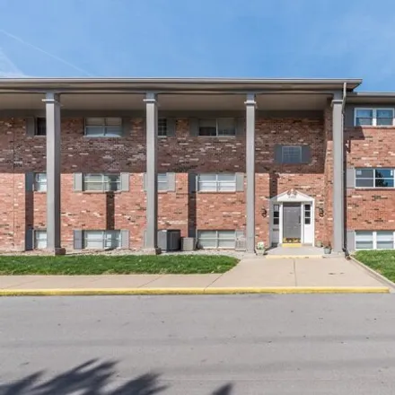 Buy this 3 bed condo on 5022 Allisonville Road in Indianapolis, IN 46205