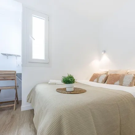 Rent this 3 bed apartment on Carrer de l'Arquebisbe Company in 48, 46011 Valencia