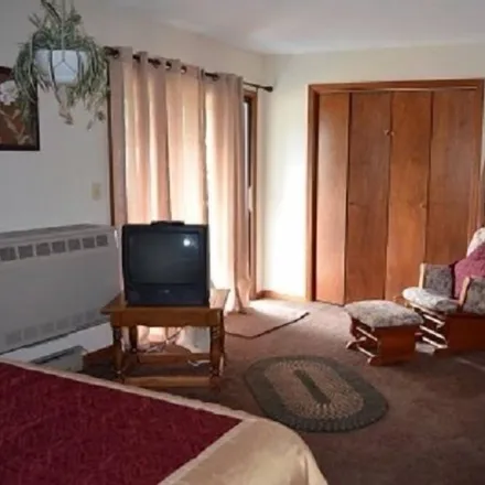 Rent this 3 bed condo on Conway in NH, 03845