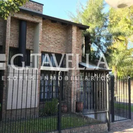 Buy this 4 bed house on Avenida Santa Rosa 731 in Partido de Morón, B1712 CDU Castelar
