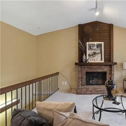 Image 4 - Westgate Road, Overland Park, KS 66215, USA - House for sale