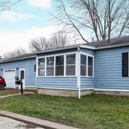 Buy this 3 bed house on 869 Maryland Street in Port Clinton, OH 43452