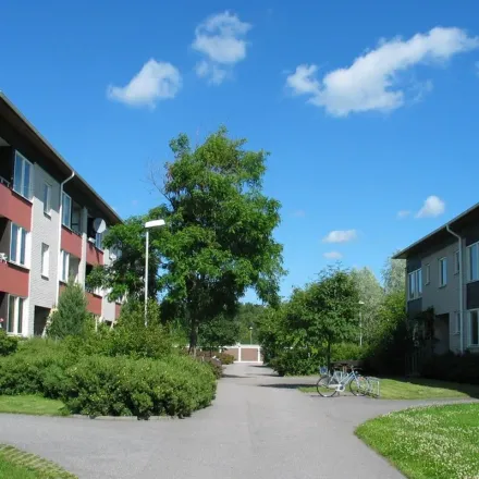 Rent this 3 bed apartment on Ekholmsvägen 26B in 589 25 Linköping, Sweden