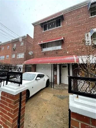 Buy this 6 bed house on 412 Torry Avenue in New York, NY 10473