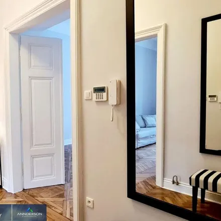 Rent this 5 bed apartment on Studio stomatologii estetycznej in Stefana Batorego 6/2, 31-135 Krakow
