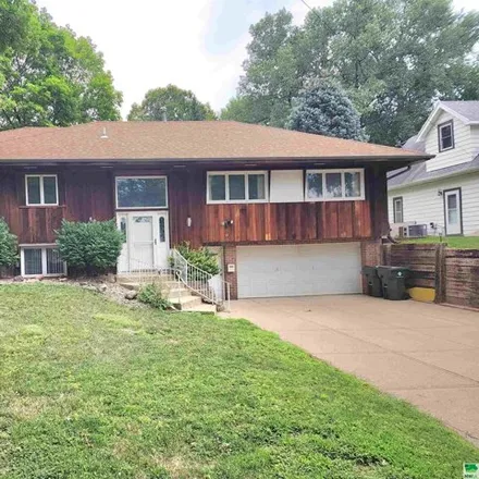 Buy this 3 bed house on 3884 Marshall Avenue in Sioux City, IA 51106