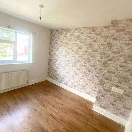 Rent this 3 bed townhouse on Byron Road in Old Denaby, S64 0DF