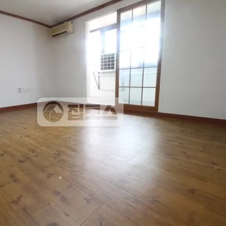 Rent this studio apartment on 서울특별시 강남구 대치동 958-23