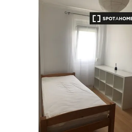 Rent this 5 bed room on Escola Básica 1 Adriano Correia de Oliveira in Rua Cidade de Vila Cabral, 1800-131 Lisbon