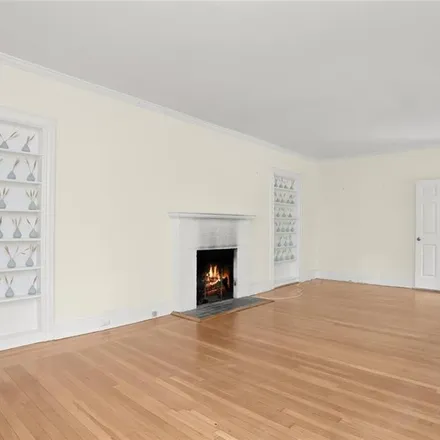 Image 7 - 35 Rockview Drive, Greenwich, CT 06830, USA - House for sale